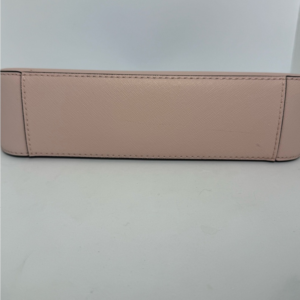 Michael Kors Jet Set Travel Medium Saffiano Leather Crossbody light pink color. - Picture 4 of 12